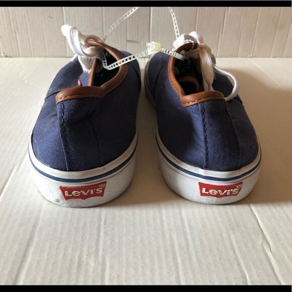 Levi’s Canvas Lace Up Sneaker - Picture 6 of 6